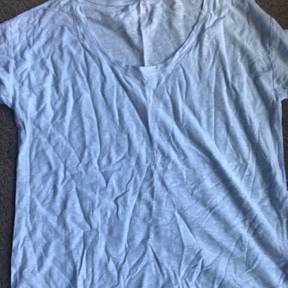 Light Blue Linen T-shirt from the GAP - Picture 2 of 2